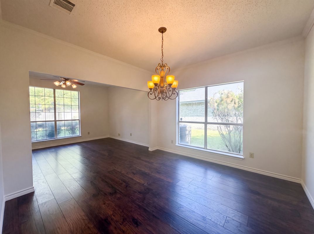 Photo 6 of 27 of 905 Ridgemont Dr, Allen, TX
