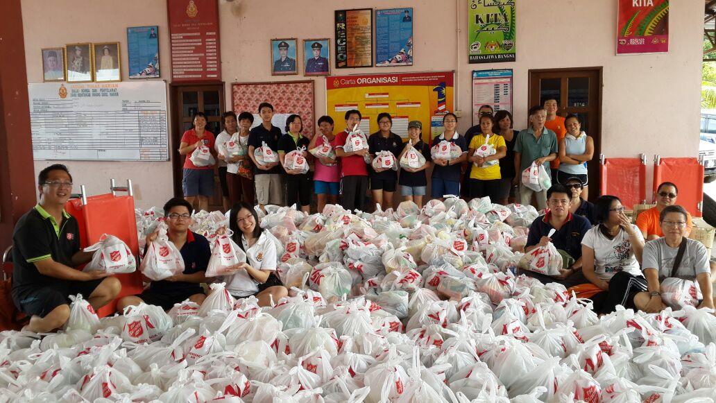 Organisations You Should Donate Your Old Clothes To In