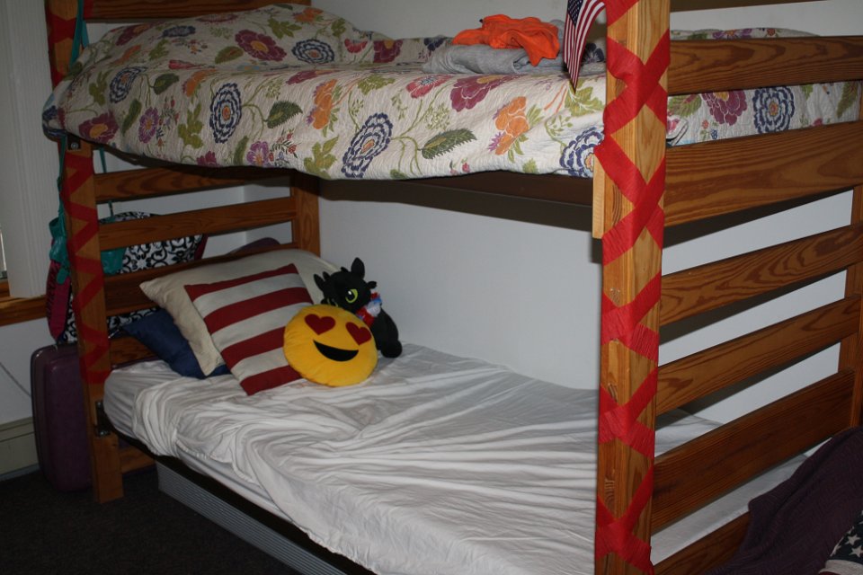 E Thu 2016 Cabins (34)