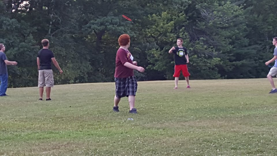 B Mon Frisbee (6)