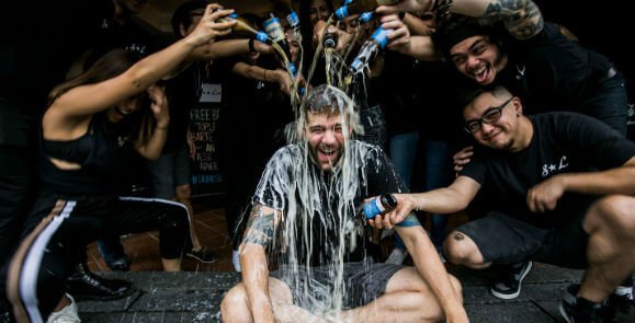 Skinnys Lounde Artilce.jpg