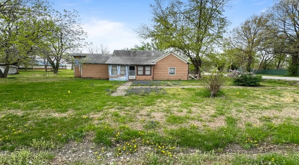 Maple Ave, Hartford, KS 66854