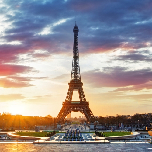 Marimbas in Paris (N*ggas in Paris Cover) Cover Art Blurred Background