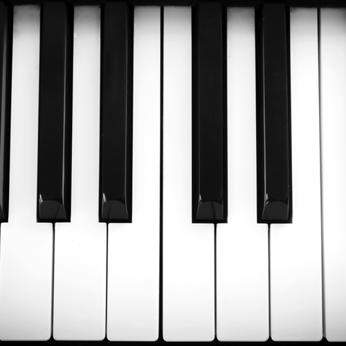 Pachelbel: Canon In D Major (Piano) Cover Art Blurred Background