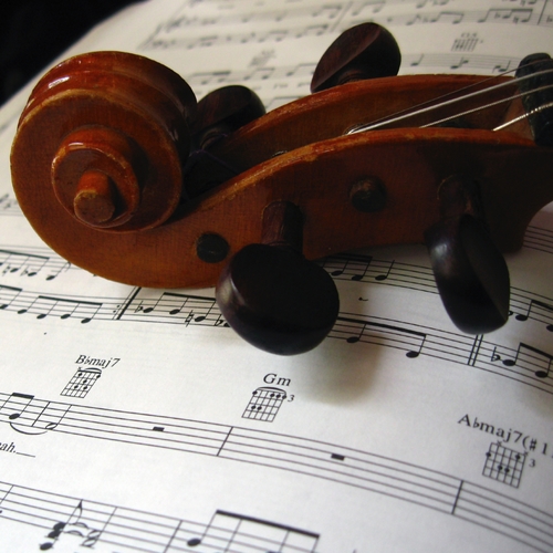 Beethoven: Fur Elise (Violin) Cover Art Blurred Background
