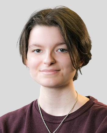 Headshot of Elliot Oviatt