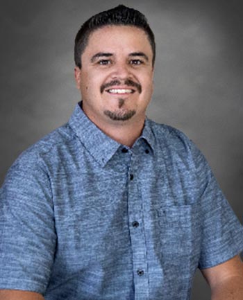 Headshot of Dustin Smith