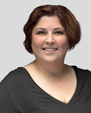 Headshot of Lindsay Dove