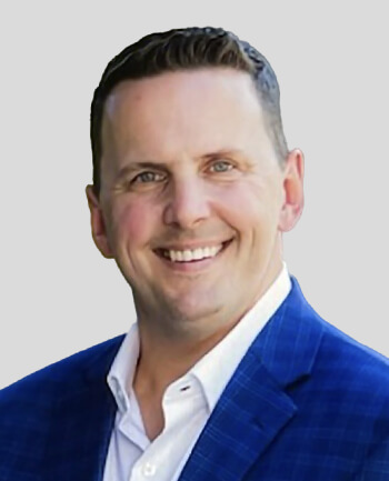 Headshot of Aaron Thomas