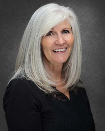 Headshot of Leslie Grimm