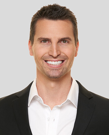 Headshot of Dustin Chancellor-Maddison