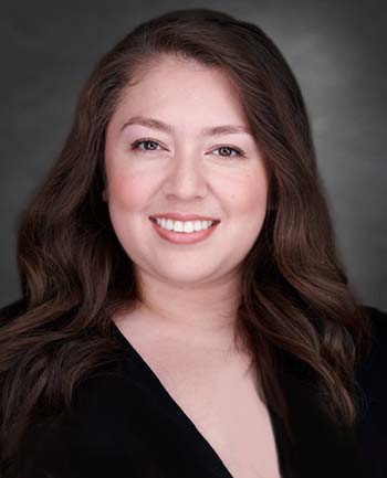 Headshot of Valeria Garza