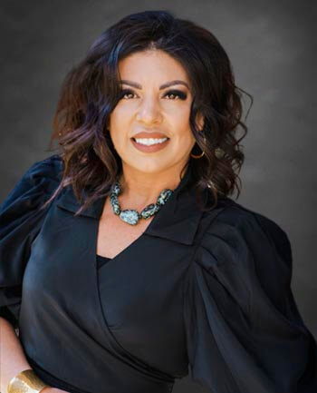 Headshot of Aida Escalante