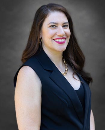 Headshot of Holly Toms