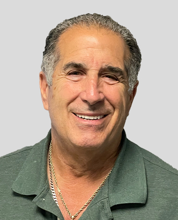 Headshot of Lewis Riedel