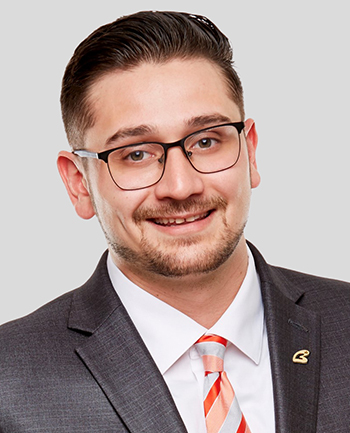 Headshot of Peter Caravousanos