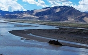 Aside_yarlung_zangbo_river1