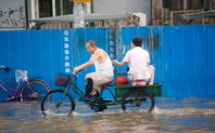 Index_floods_biker