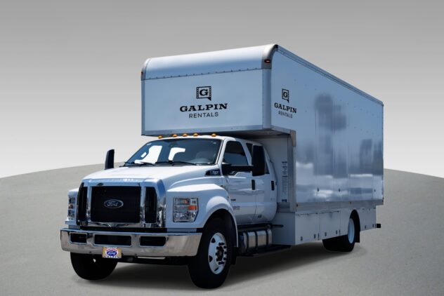 24′ Box – 5-Ton – Crew Cab