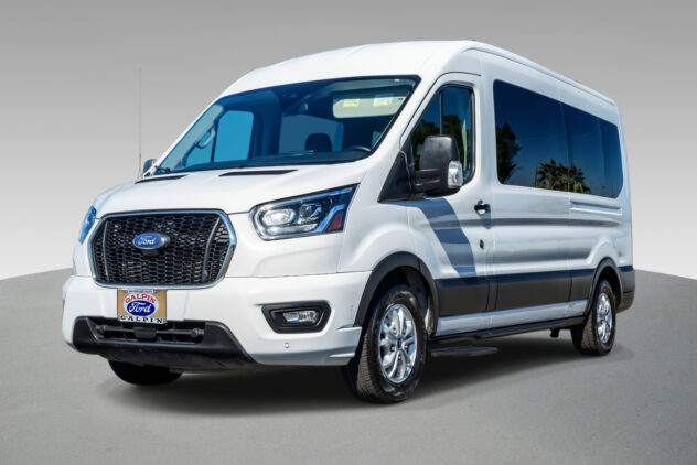 15 Passenger Van – Mid Roof