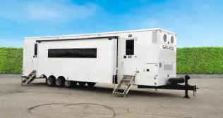 8 Station Hair & Makeup