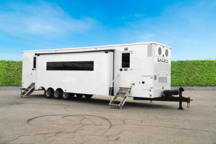 8 Station Hair & Makeup