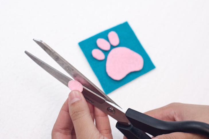 Paw Towel 12