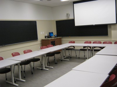 Nau Hall Room 142 layout photo