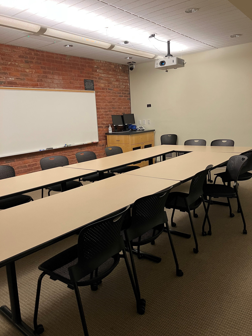 Fayerweather Hall Room 208 layout photo