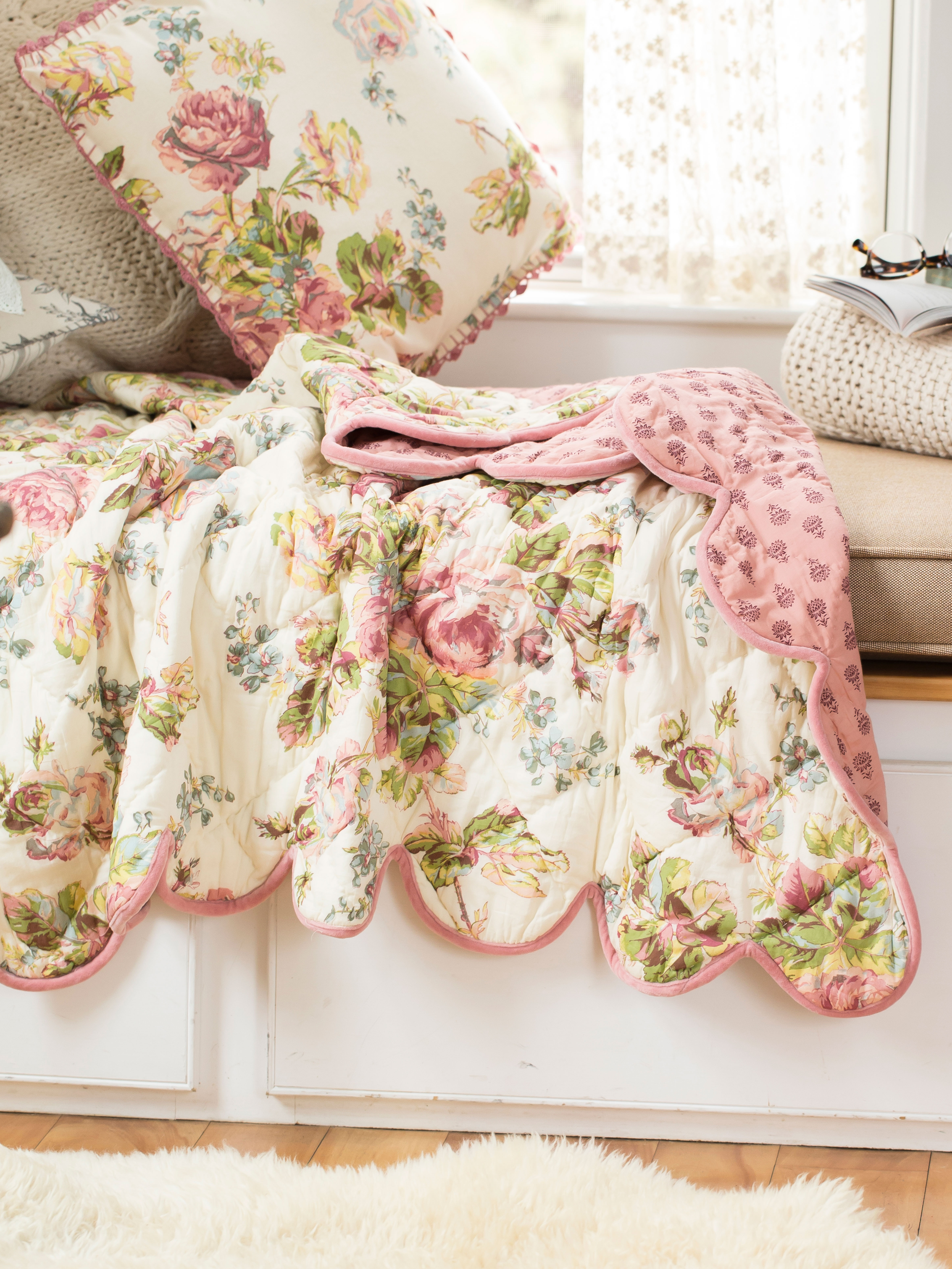 Victorian Rose Throw Your Home, Quilts & Throws Beautiful Designs by April Cornell