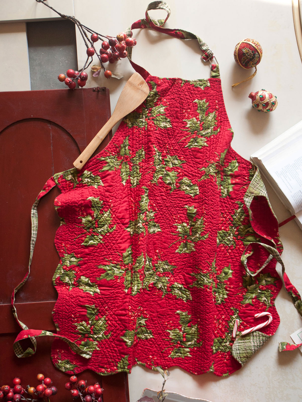 Holly Red Apron Kitchen & Table Linens, Aprons, Ovenmitts, Potholders
