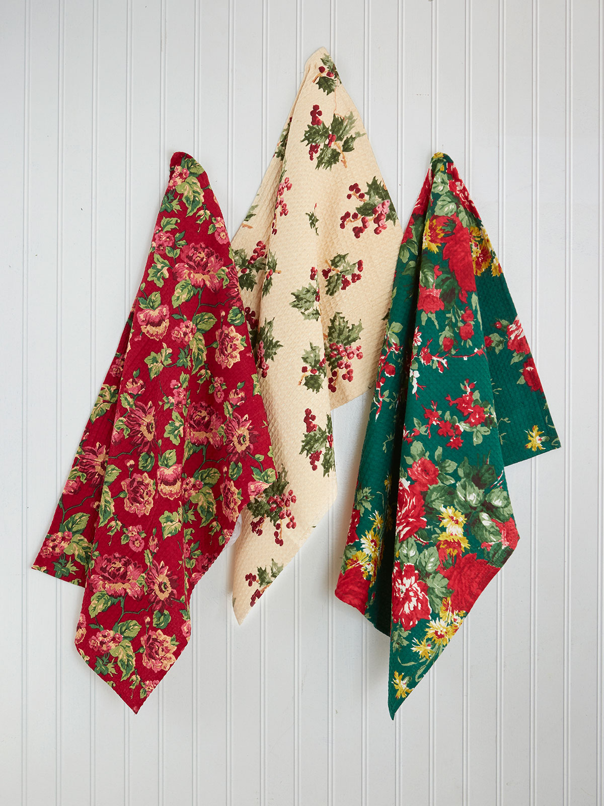 Christmas Tea Towel Bundle Kitchen & Table Linens, Gift Sets Beautiful Designs by April Cornell