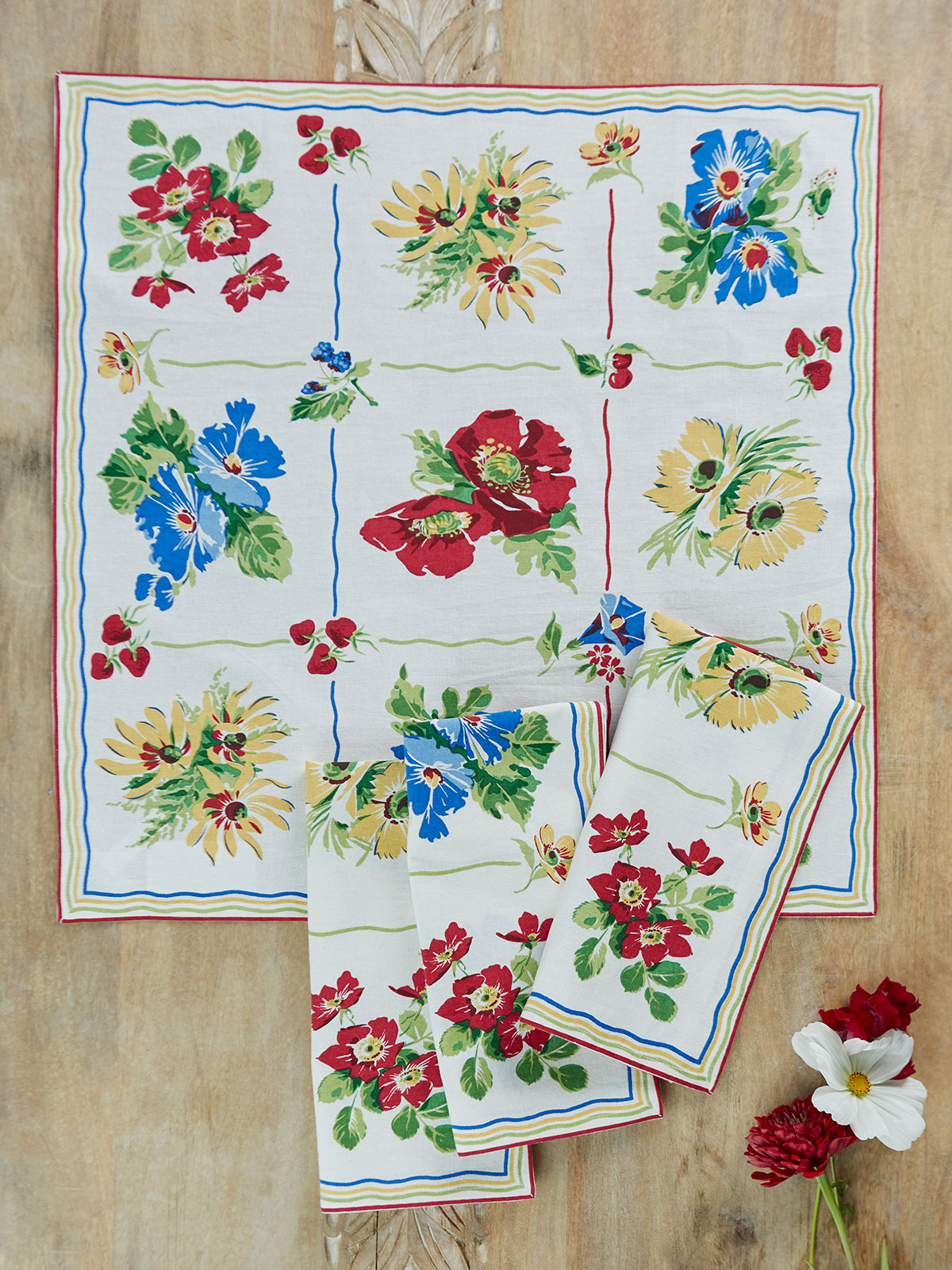 Poppy Patch Napkin Set of 4 Kitchen & Table Linens, Napkins