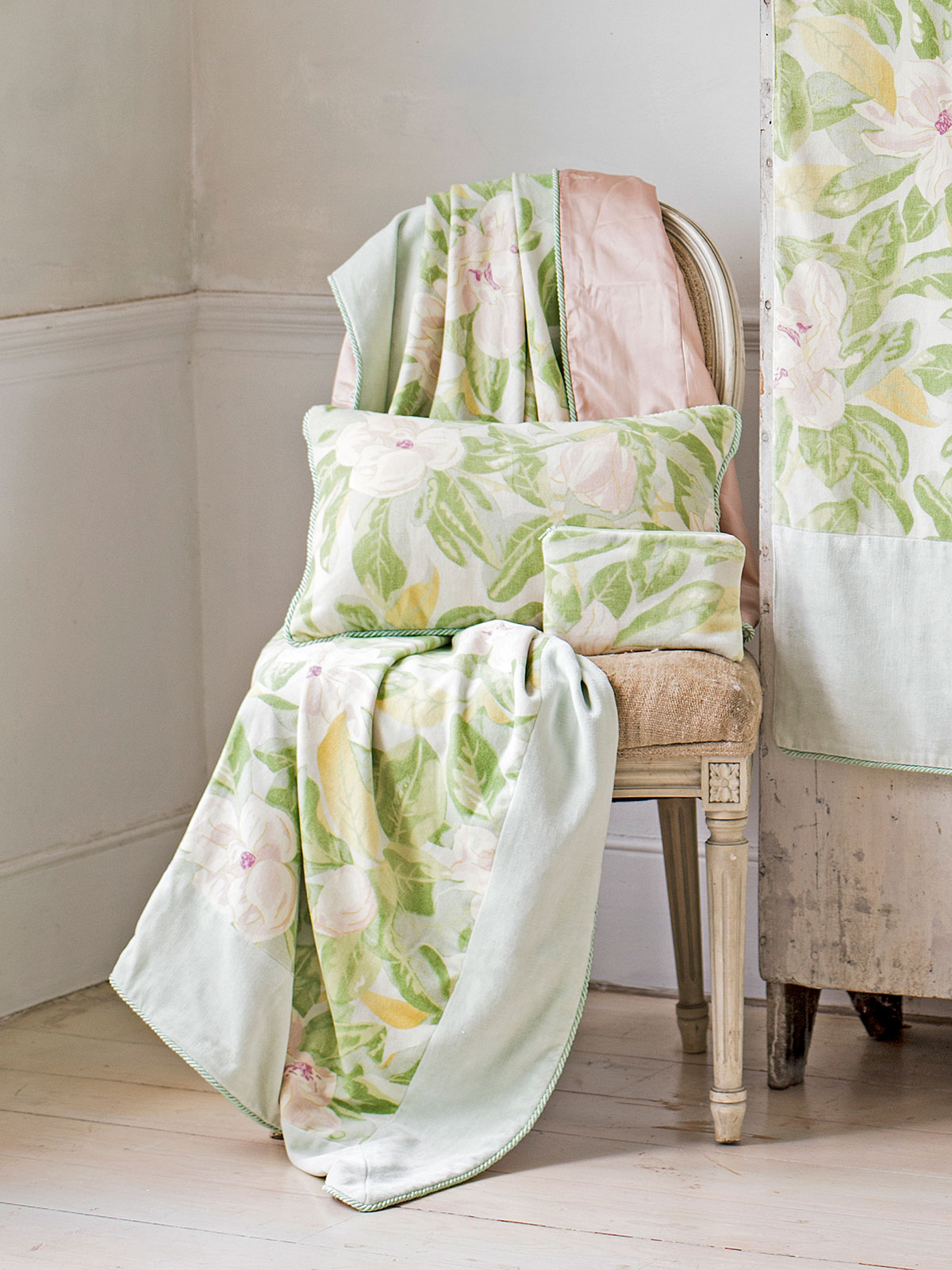 Magnolia Quilt Your Home, Bedding Beautiful Designs by April Cornell