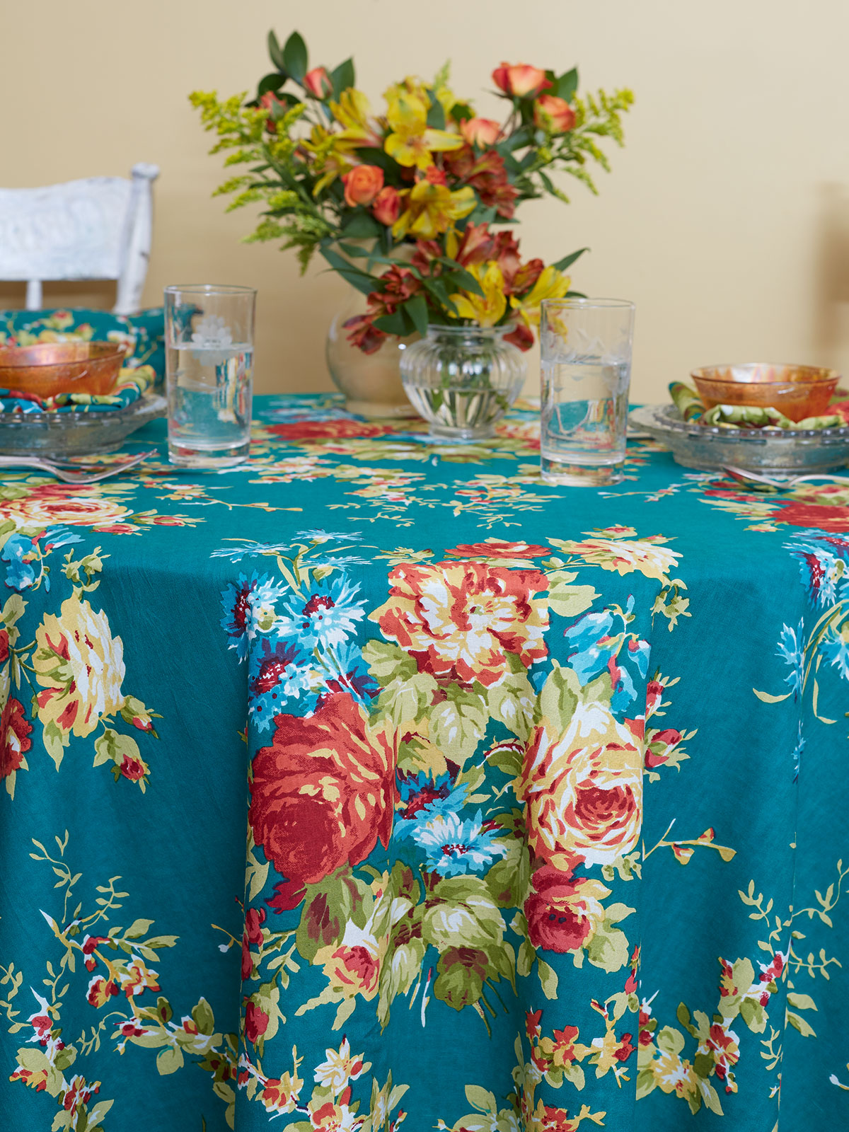Cottage Rose Round Tablecloth Kitchen & Table Linens, Tablecloths Beautiful Designs by April