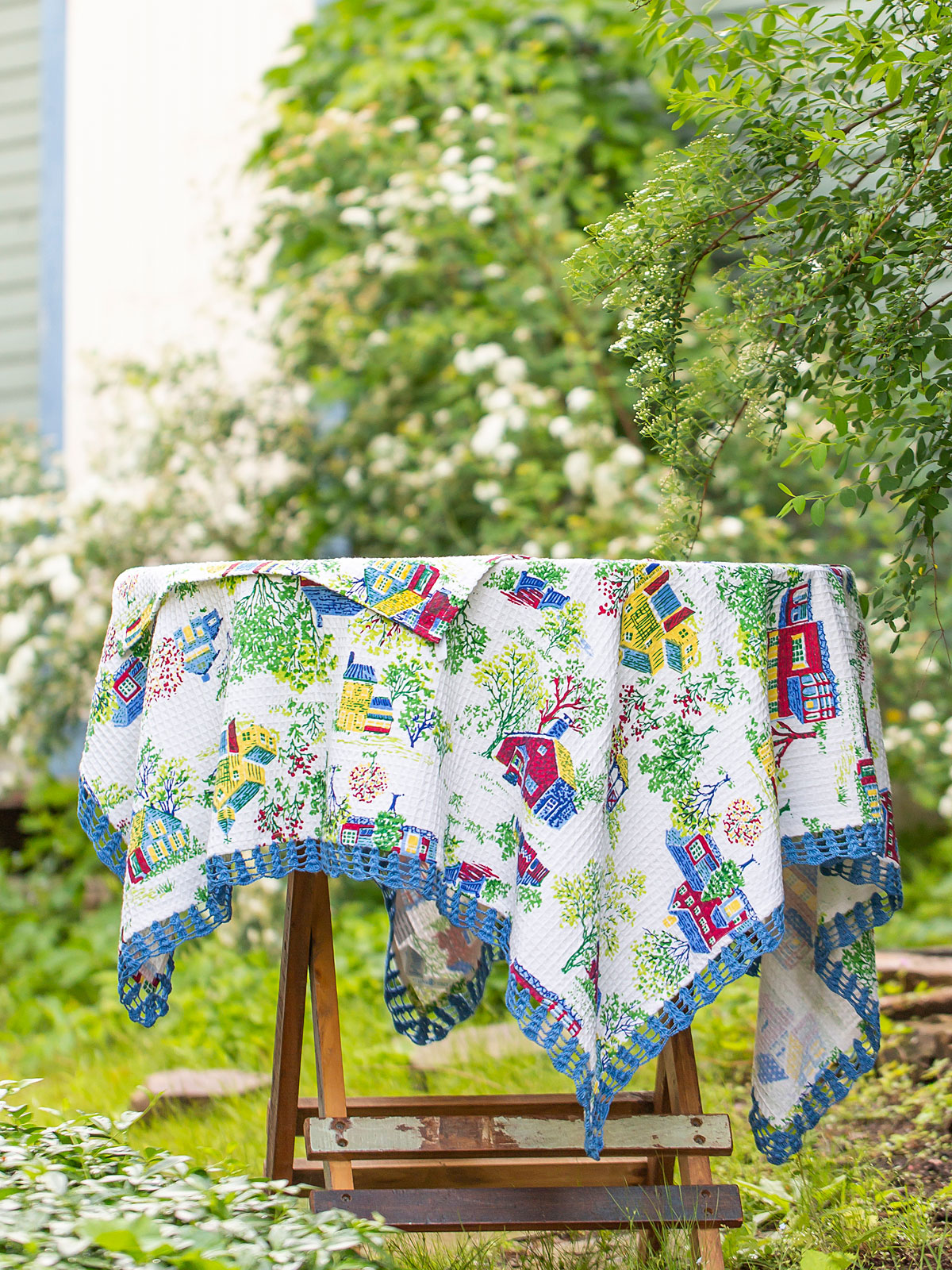 Vermont Village Tablecloth Kitchen & Table Linens