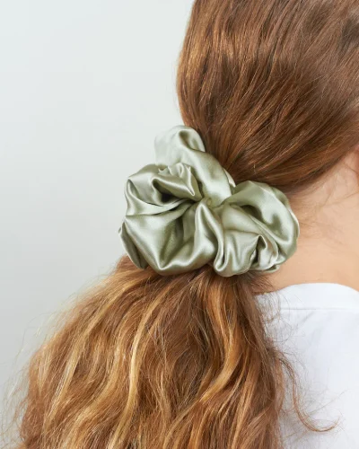 crown affair scrunchie | BEAUTIFY.TIPS babygirl era