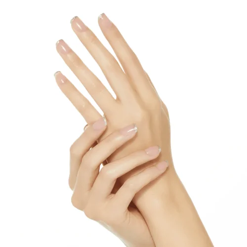 bisous | BEAUTIFY.TIPS dark romance nails