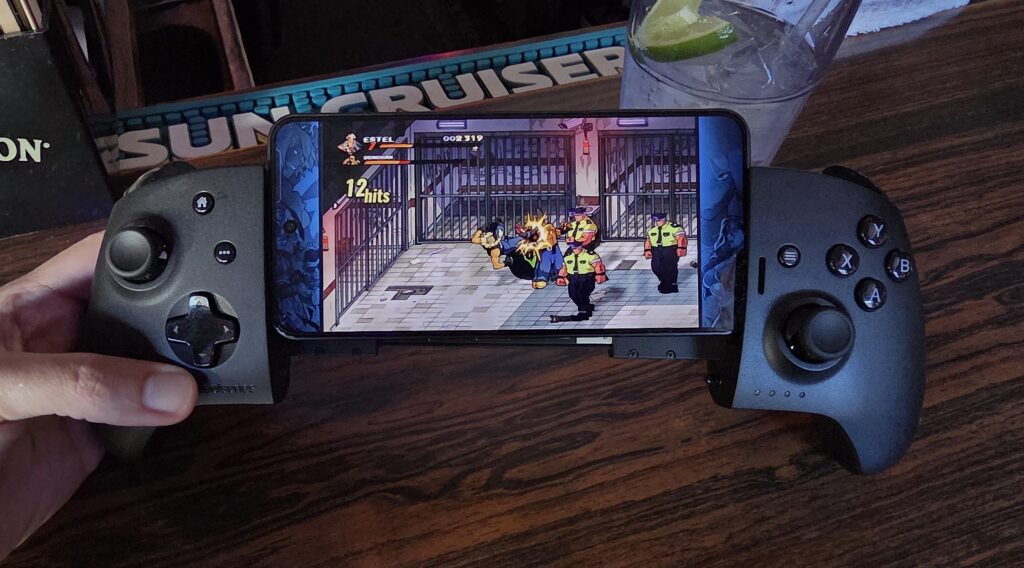 SteelSeries Nimbus Cloud with Nothing Phone 3 playing Streets of Rage 4