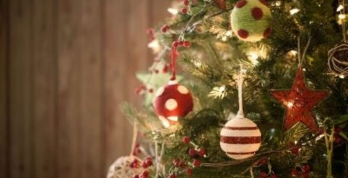 Qué significa cada adorno del arbolito de Navidad