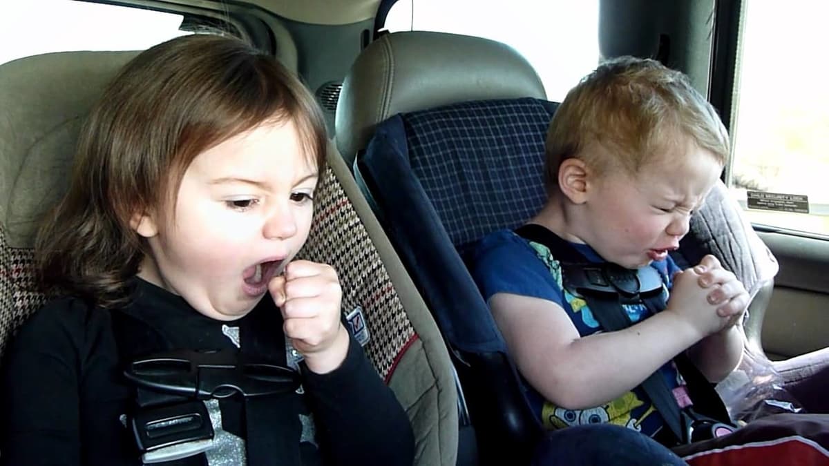 cantar en el auto