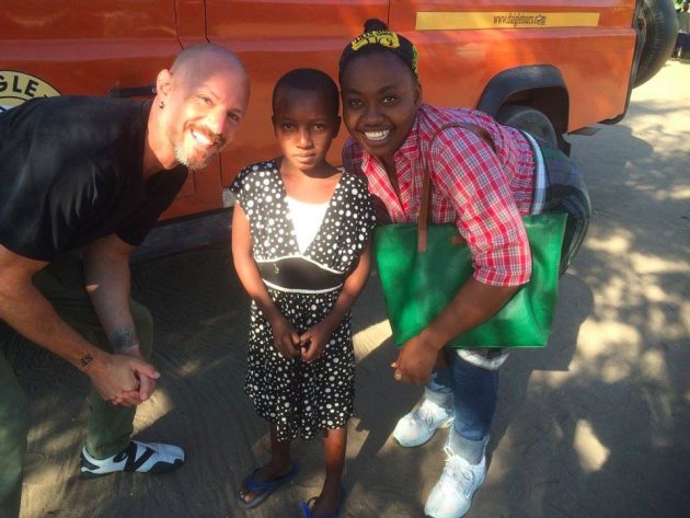 Boda solidaria: pidieron de regalo donaciones para construir una clínica de parto en África 5