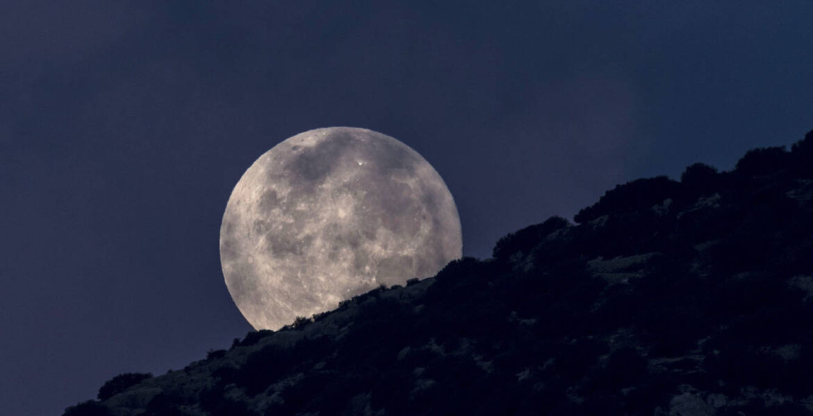 luna llena en acuario agosto 2024