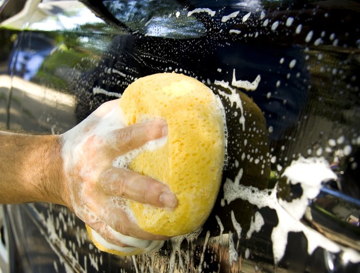 Cómo lavar un auto a mano y dejarlo reluciente 22 Cómo lavar un auto a mano y dejarlo reluciente 4