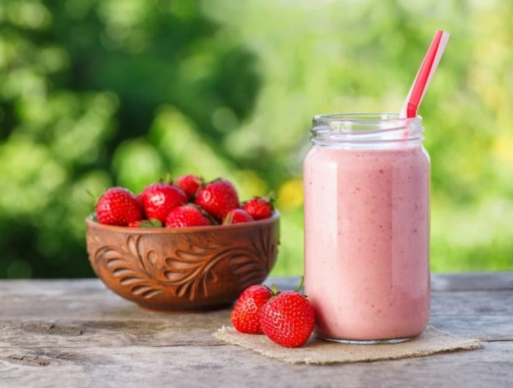 licuado de frutilla y otras frutas