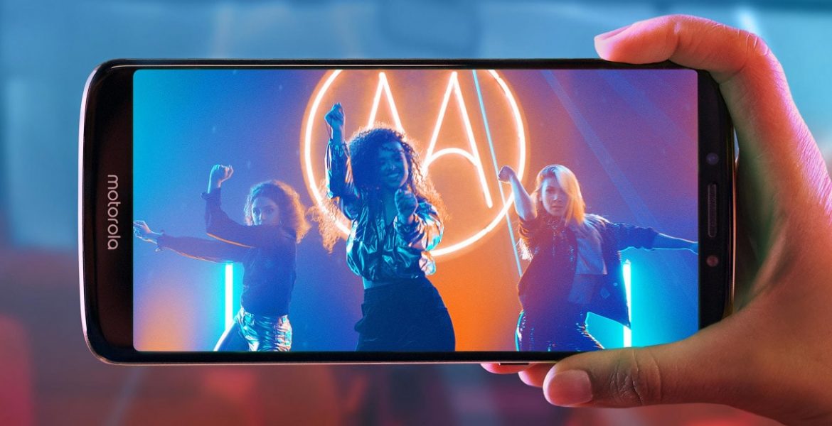 Más pantalla, más cámaras: conocé el nuevo moto e6 plus 2