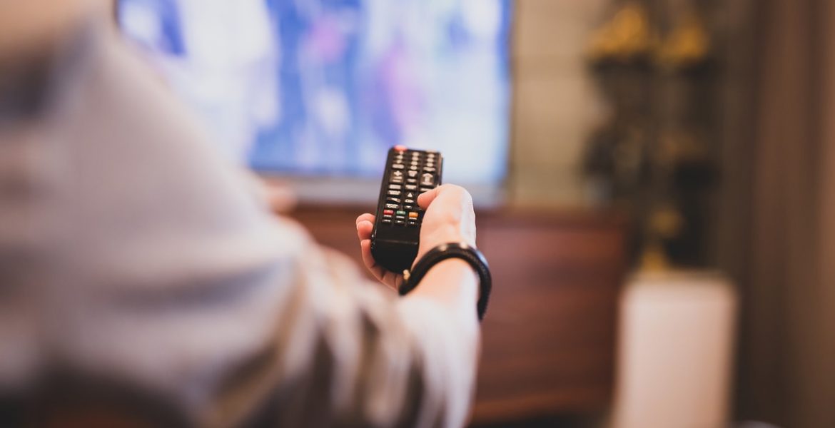 como conectar un smart tv a wifi