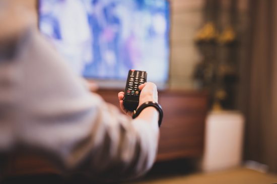 como conectar un smart tv a wifi