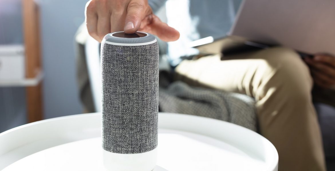 Cómo conectar parlantes a la PC