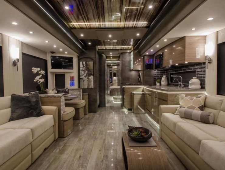 Un viaje en la lujosa e inmensa autocaravana de Porsche 5